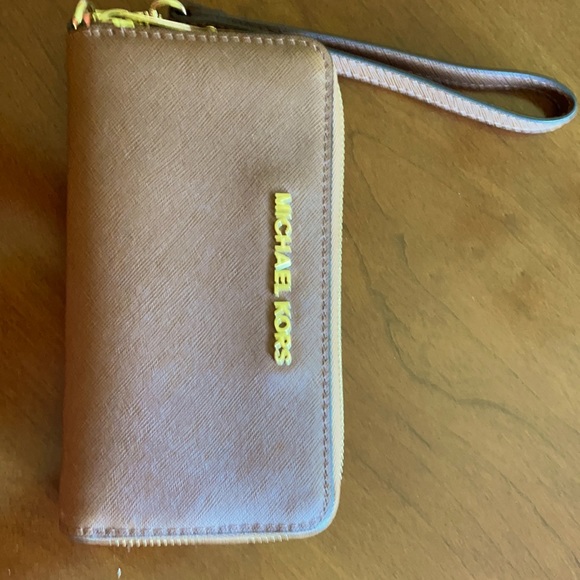 Michael Kors Wristlet